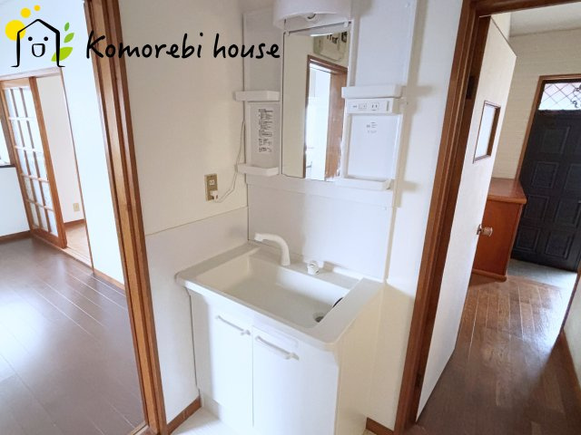 北本市中丸　中古一戸建ての独立洗面台|独立洗面台です