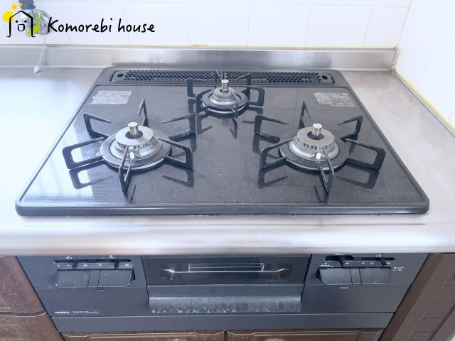 北本市中丸　中古一戸建てのキッチン|3口コンロです