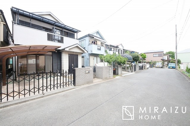 【前面道路含む現地写真】 | 前面道路☆運転が不安な方も安心な前面道路、きちんと幅員のある道路は女性にも安心です。整備されている道路は気持ちも良いですね♪