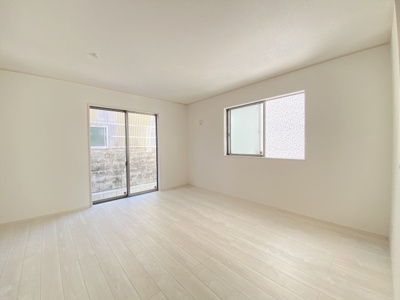 【居間・リビング】 | 那覇市具志（全7棟）F号棟 | F号棟　LDK17.75帖♪フリーコーナー＆リビング収納付き♪