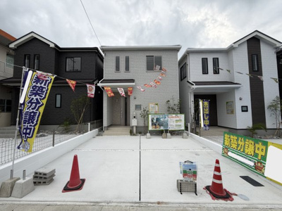 【外観】 | 那覇市具志（全7棟）F号棟 | F号棟　並列駐車2台完備♪