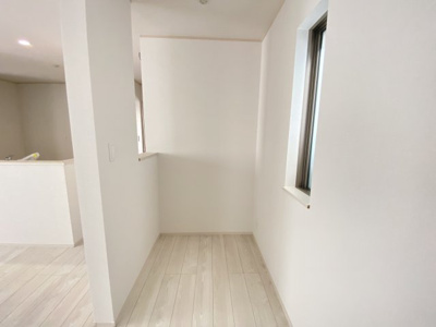 【居間・リビング】 | 那覇市具志（全7棟）F号棟 | F号棟　LDK17.75帖♪フリーコーナー＆リビング収納付き♪