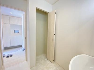 【収納】 | 那覇市具志（全7棟）F号棟 | F号棟　洗面室収納付き♪