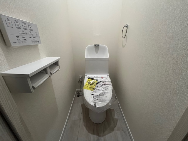 磯子区下町戸建てのトイレ