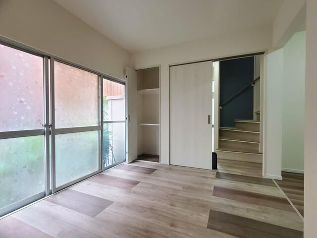 磯子区下町戸建ての居間・リビング