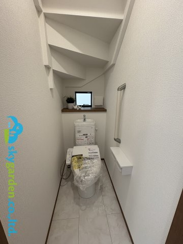 藤沢市鵠沼海岸6丁目　新築戸建　全2棟B号棟のトイレ|シンプルで使いやすいトイレです