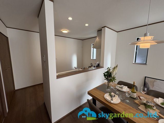 藤沢市鵠沼海岸6丁目　新築戸建　全2棟B号棟の内装|対面キッチン