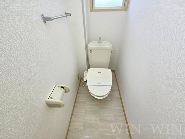 ヴィラージュルピナ A棟のトイレ|イメージ（同建物内・同間取りの写真）