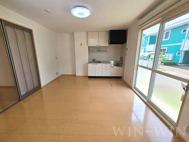 ヴィラージュルピナ A棟の居間・リビング|イメージ（同建物内・同間取りの写真）