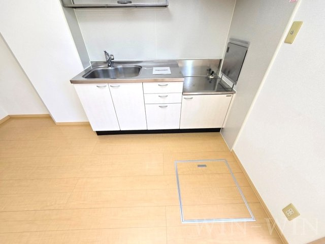 ヴィラージュルピナ A棟のキッチン|イメージ（同建物内・同間取りの写真）