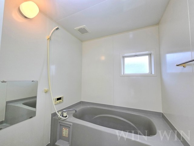 ヴィラージュルピナ A棟の浴室|イメージ（同建物内・同間取りの写真）