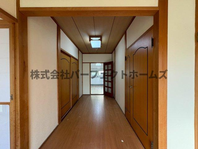 津田元町1丁目平屋　賃貸の内装|明るい室内です