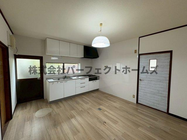 津田元町1丁目平屋　賃貸の居間・リビング|ゆったり過ごせるリビングです