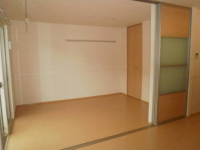 【洋室】 | ボヌール | LDK隣洋室（室内物干し・エアコン1台♪）