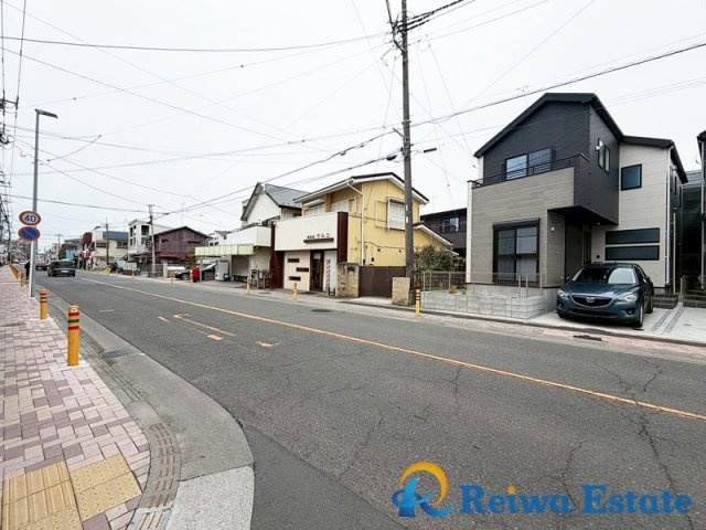 新築戸建　茅ヶ崎市若松町の前面道路含む現地写真|スーパー・郵便局が徒歩圏内で生活環境も充実した立地☆彡