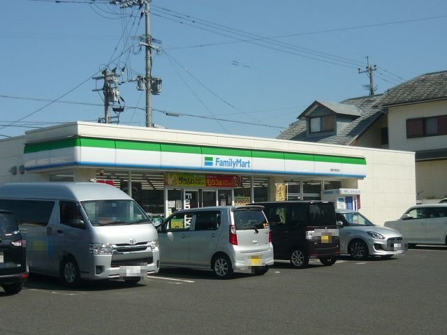 【周辺】 | ファミリーマート慈眼寺駅前店まで400m