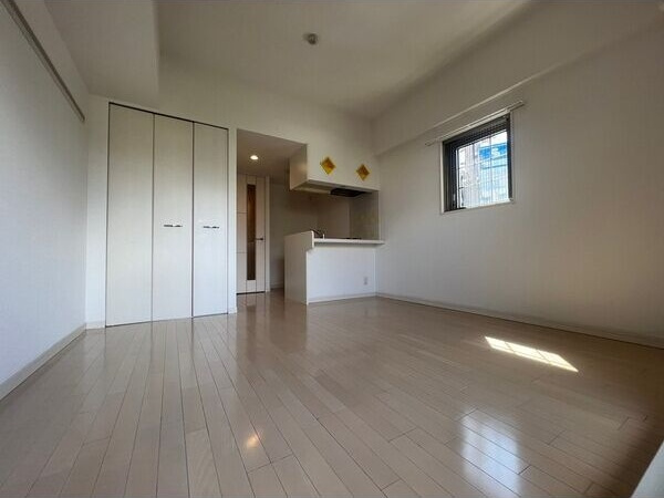 プレサンス千種駅前ネオステージの居間・リビング