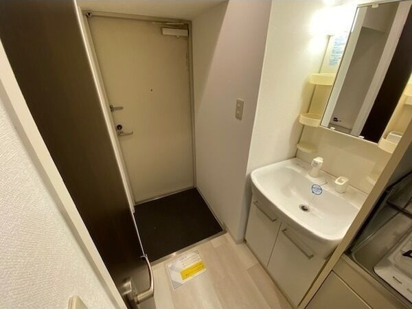 レジデンス名古屋千代田の玄関