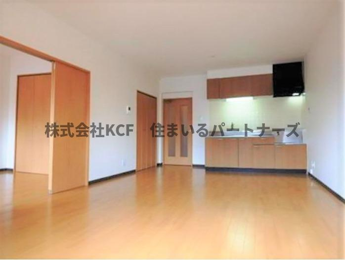 Lino24の寝室|こちらのリビングで趣味の時間をお楽しみください