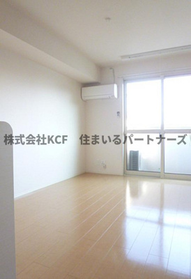 【居間・リビング】 | コンフォール津福 | 使いやすい居間です