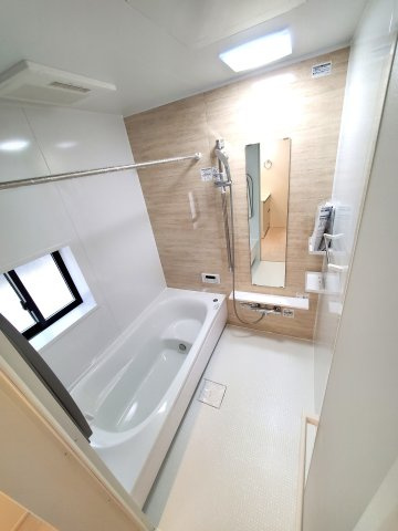 三郷市　彦川戸1丁目　新築戸建　　全1棟の浴室|ゆったり浴槽で一日の疲れをリセット