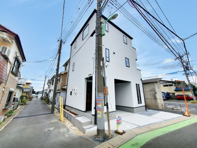 三郷市　彦川戸1丁目　新築戸建　　全1棟の前面道路含む現地写真|前面道路含む現地写真です