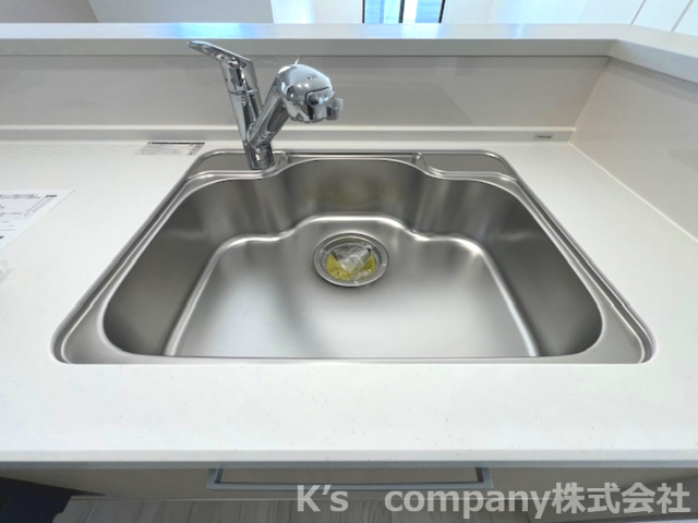 茅ヶ崎市若松町　新築戸建　2号棟のキッチン|ステンレス製のシンクは耐久性がございます☆