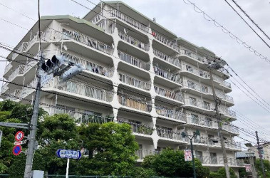 日商岩井用賀マンションの外観