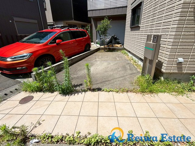 中古戸建　茅ヶ崎市菱沼1丁目の駐車場