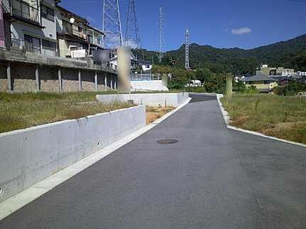 安芸郡府中町みくまり３丁目の前面道路含む現地写真