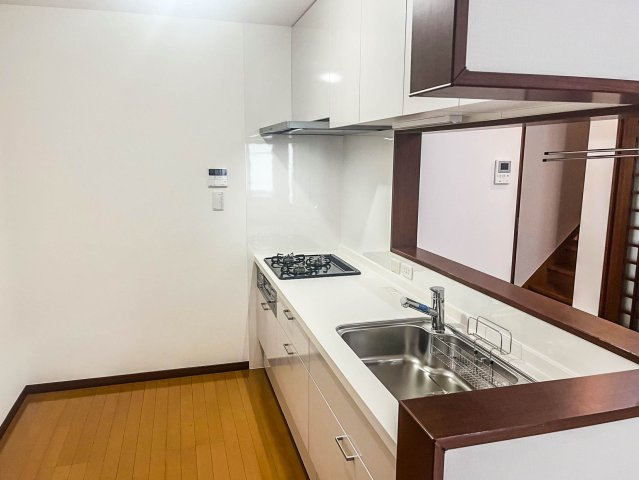 【キッチン】 | 平野区平野宮町２丁目　戸建 | 家族の顔を見ながらお料理できる対面キッチンです♪