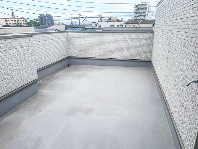 【バルコニー】 | 平野区平野宮町２丁目　戸建 | 広々とした屋上バルコニー！
BBQなど趣味を満喫できます♪