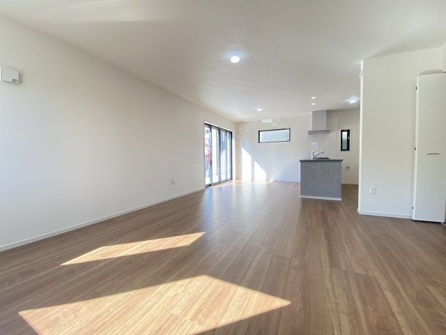 『八王子市新築戸建て』八王子市清川町4-1【仲介手数料無料】　５期の居間・リビング|～仲介手数料無料☆八王子ひなた不動産～　八王子市清川町　新築戸建て