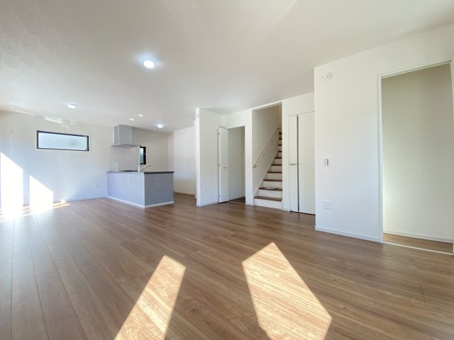 『八王子市新築戸建て』八王子市清川町4-1【仲介手数料無料】　５期の居間・リビング|～仲介手数料無料☆八王子ひなた不動産～　八王子市清川町　新築戸建て