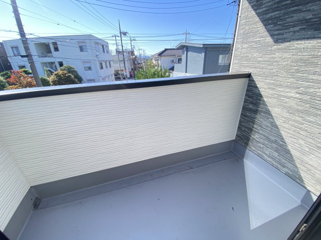 『八王子市新築戸建て』八王子市清川町4-1【仲介手数料無料】　５期のバルコニー|～仲介手数料無料☆八王子ひなた不動産～　八王子市清川町　新築戸建て