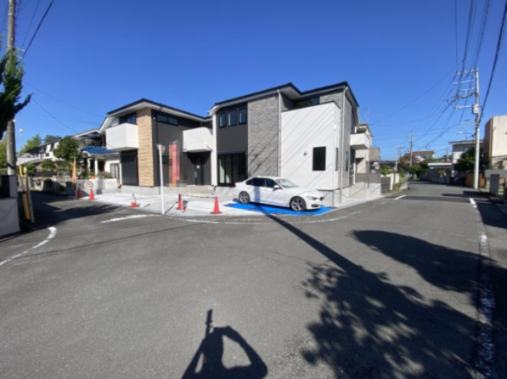 『八王子市新築戸建て』八王子市清川町4-1【仲介手数料無料】　５期の前面道路含む現地写真|～仲介手数料無料☆八王子ひなた不動産～　八王子市清川町　新築戸建て