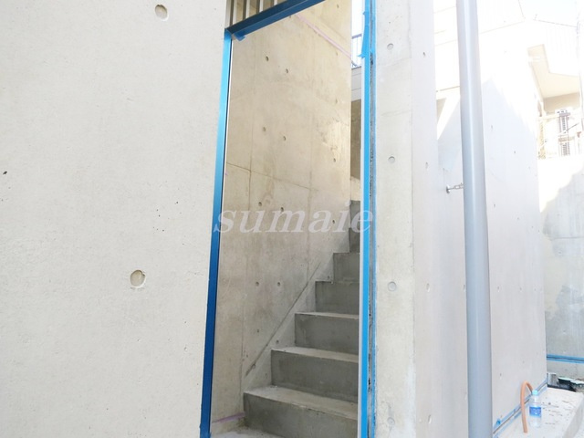 レピュア王子本町のその他共用部分|非常階段です