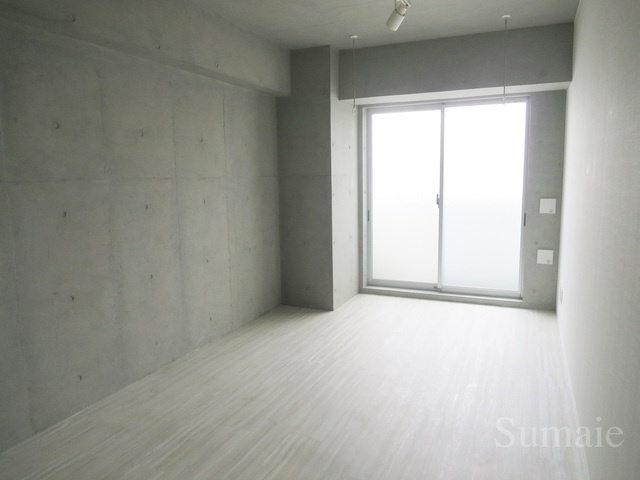 レピュア王子本町の居間・リビング|日当たりのよい洋室です♪