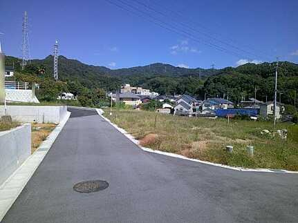 安芸郡府中町みくまり３丁目の前面道路含む現地写真
