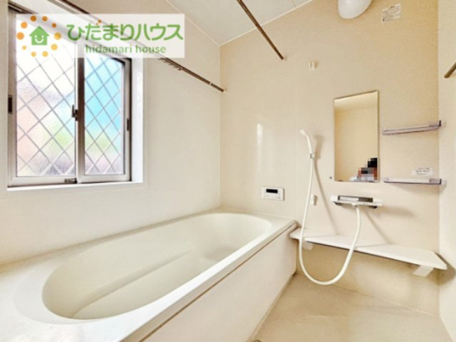 【浴室】 | つくばみらい市伊奈東　中古戸建 | 大人が足を伸ばしても十分な広さ！一人でゆっくりくつろぐ時間も大切です！