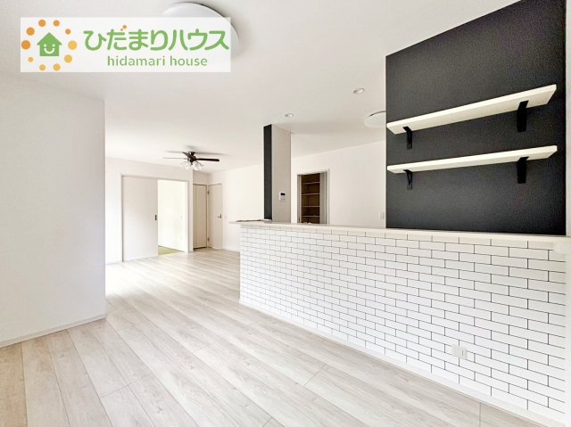 【居間・リビング】 | つくばみらい市伊奈東　中古戸建 | 大型テレビに大型ソファー(^^)どんなインテリアにしますか？