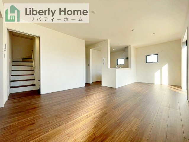 第1下妻市下妻丙　新築戸建の居間・リビング