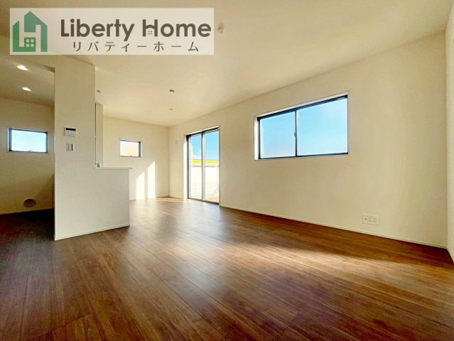 第1下妻市下妻丙　新築戸建の前面道路含む現地写真