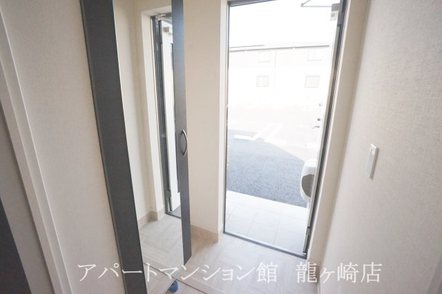 irie life (アイリーライフ）の玄関