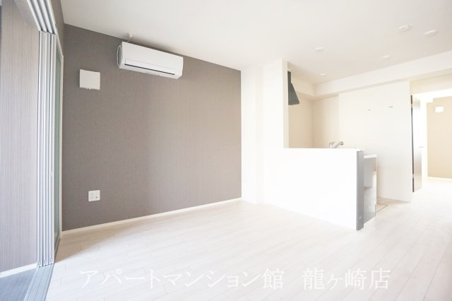 irie life (アイリーライフ）の居間・リビング