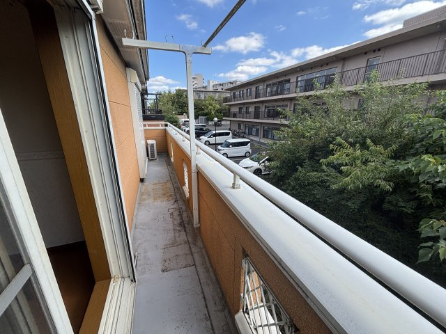 市川市稲越１丁目　中古戸建のバルコニー