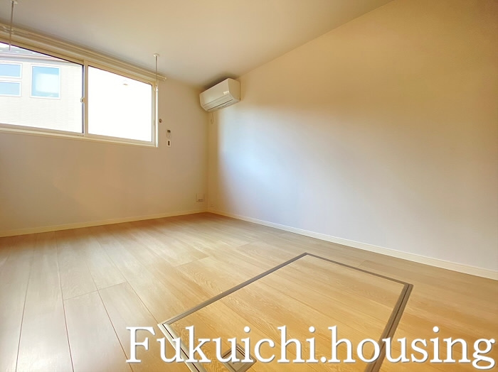 アスフォートの寝室