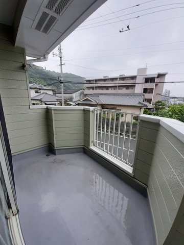 クレストール２１のバルコニー|お洗濯にも便利なバルコニー付き