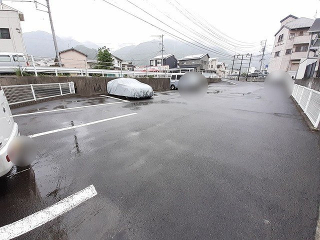 クレストール２１の駐車場|カースペースがあります