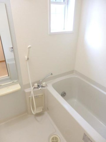 サニー・ヒルトップⅢの浴室|お風呂で日々の疲れを落としましょう